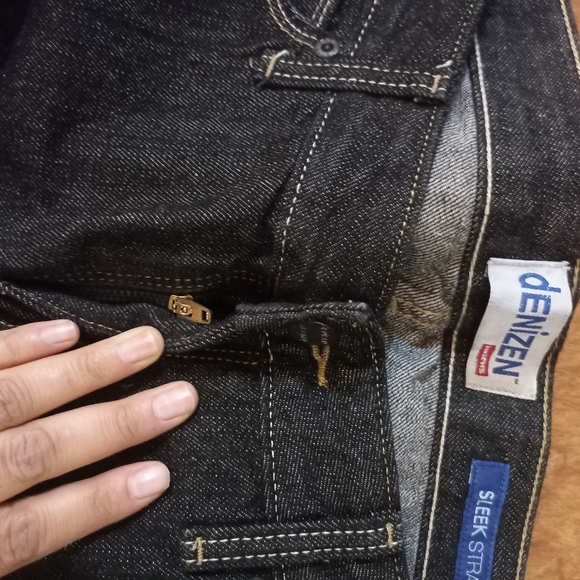 Branded denizen from levi's black color jeans( size 32) - Picture 5 of 7